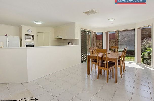 42 Reardon Crescent, Roxburgh Park