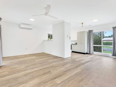 16 Balmoral Close, Mount Sheridan