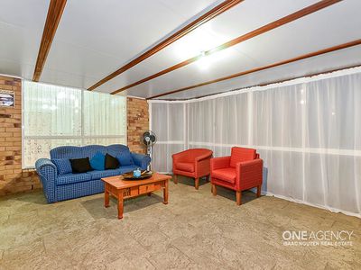 49 Macquarie Cct, Forest Lake