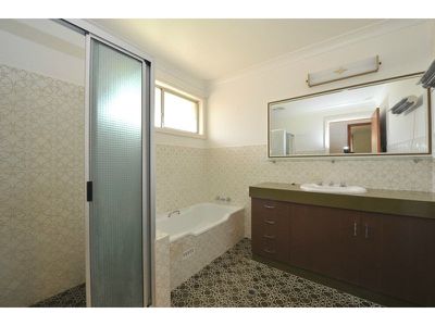 14 Daniel Keane Cres, Gunnedah