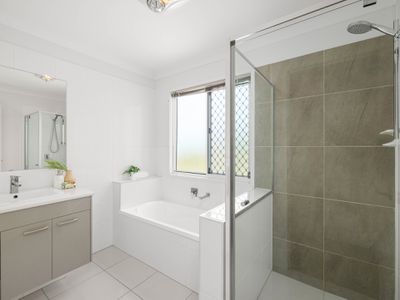 13 Brock Drive, Springfield Lakes