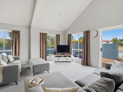 34 Belgrave Parade, Youngtown