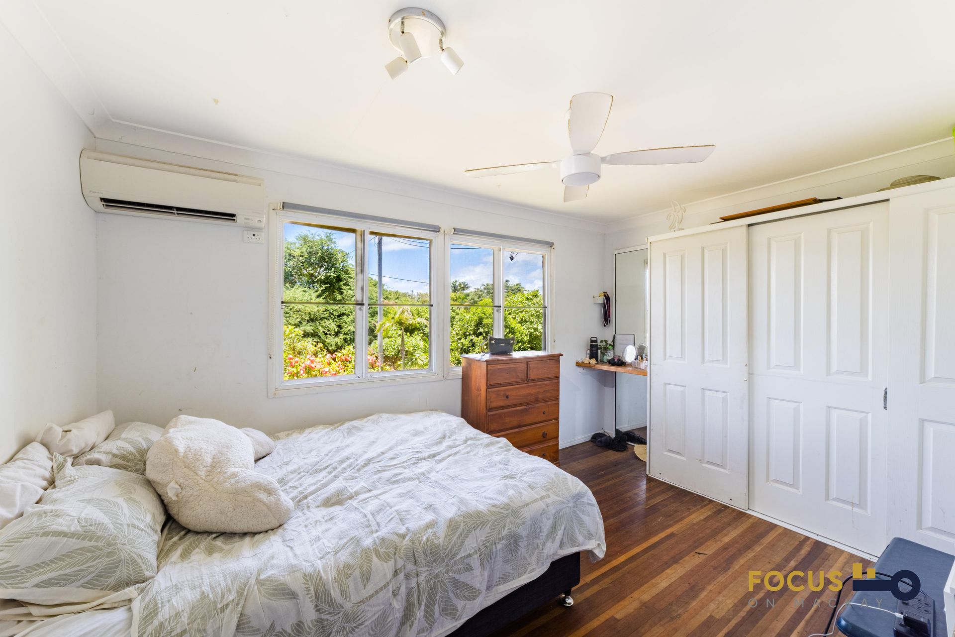 8 Eagle Street, Slade Point