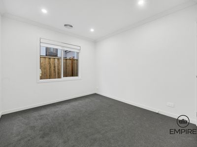 16 Sandalwood Crescent, Clyde North