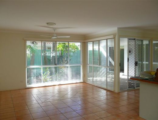 Noosa Waters - Walk Everywhere! image 2
