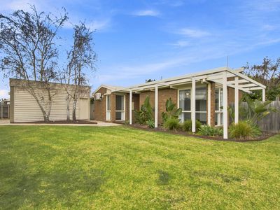 9 Yvette Close, Sale