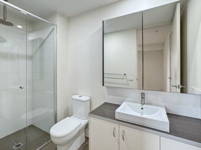 606 / 95 Berkeley Street, Melbourne