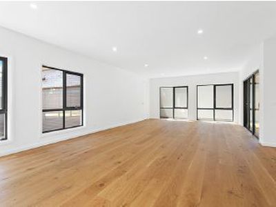 2 / 34 Peter Street, Box Hill North
