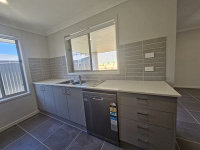 2/48 Harlington Avenue, Farley