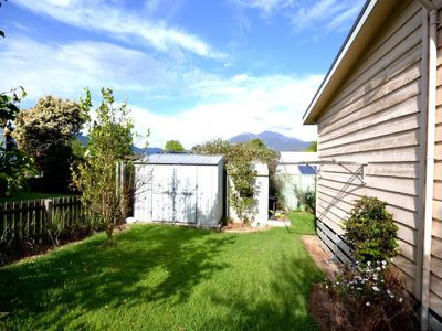 45 St Bernard Drive , Tawonga South