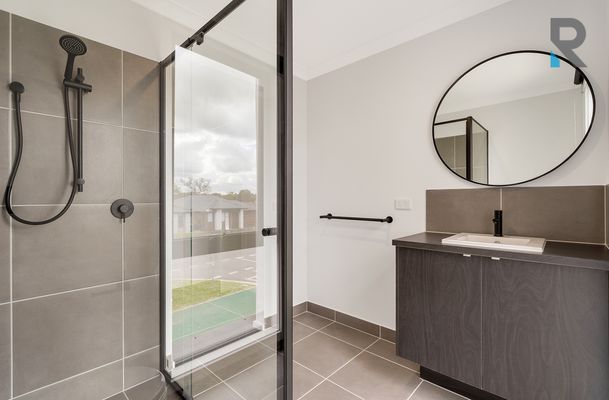 71 Monakeeba Blvd, Woodstock