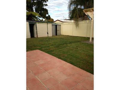 17 Markham, Holsworthy