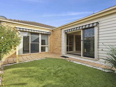 8 Dione Mews, Wandana Heights