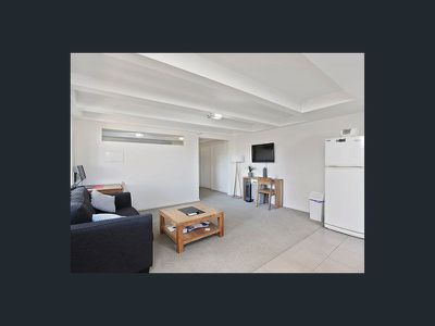 6 / 317 Moorabool Street, Geelong