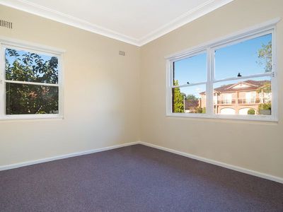 34 Simmons Road, Kingsgrove