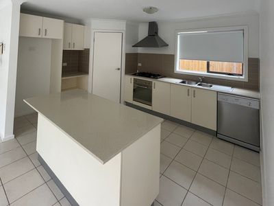 16 Talliver Terrace, Truganina