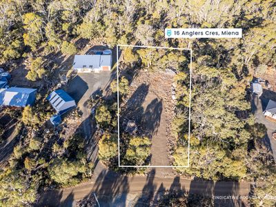 16 Anglers Crescent, Miena