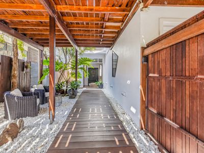 16 Gloria Street, South Golden Beach