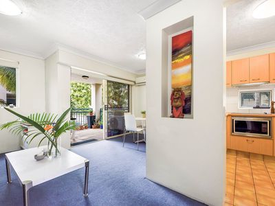 9 / 21 Peerless Avenue, Mermaid Beach