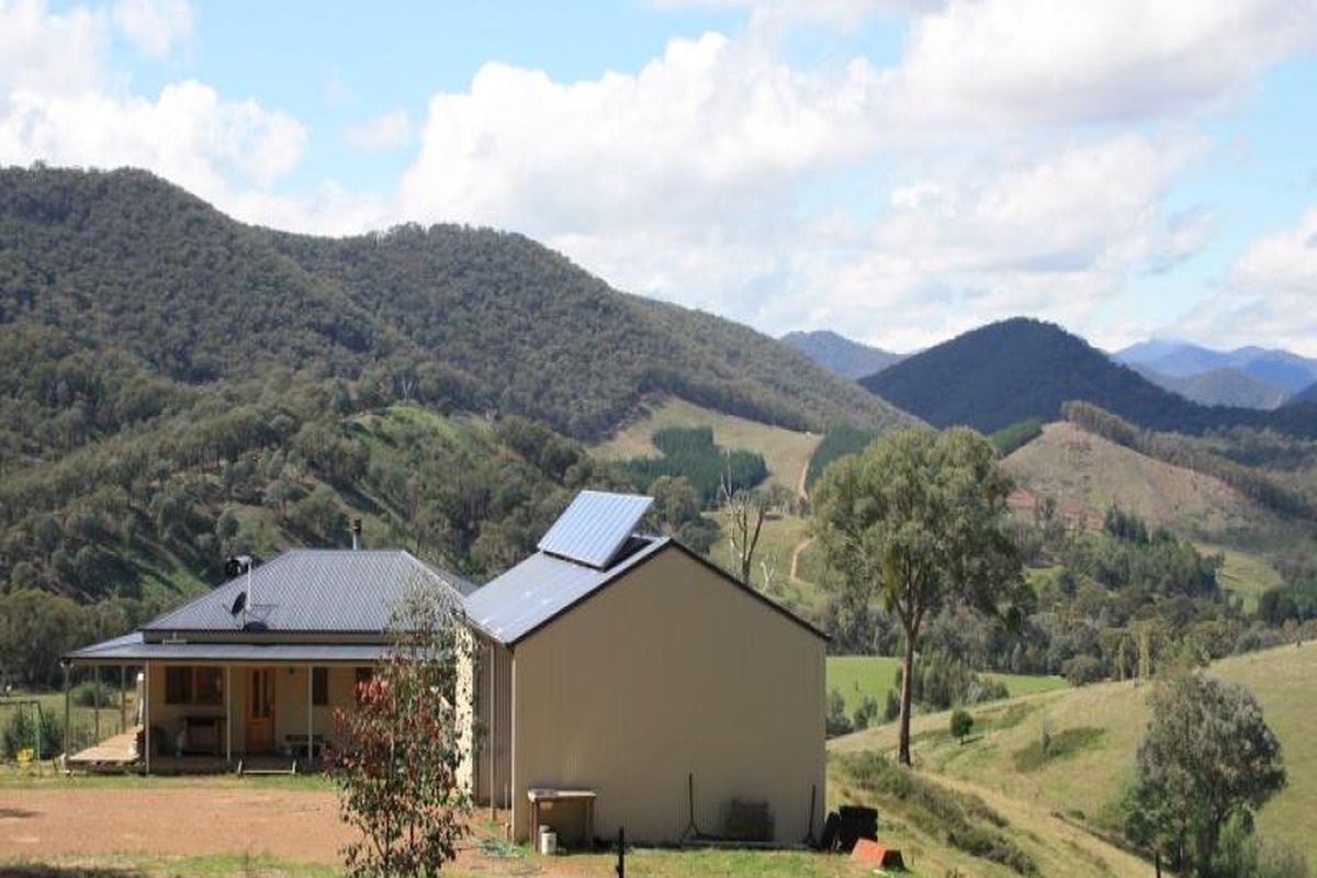 1884 Mansfield Woods Point Road, Mansfield