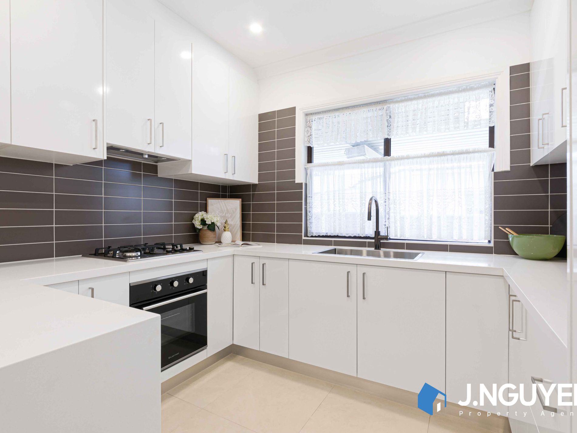 87 Hollywood Drive, Lansvale