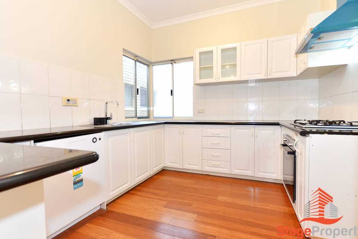 1 / 30 Manning Road, Como