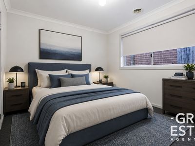 7 HAYTON PARK BOULEVARD, Cranbourne West