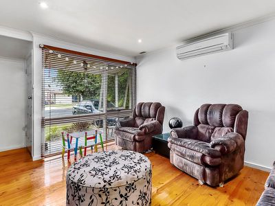 8 Mullins Street , Millicent