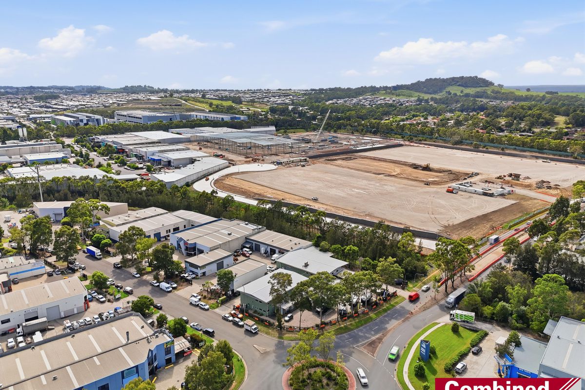 1 & 2 / 2 Samantha Place, Smeaton Grange