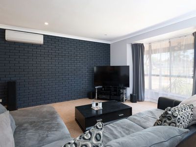 7 St John Grove, Hannans