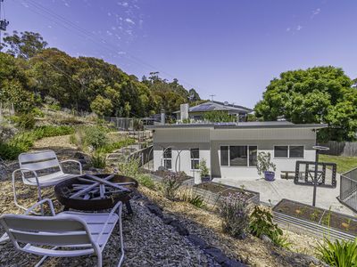 1936 Huon Highway, Grove