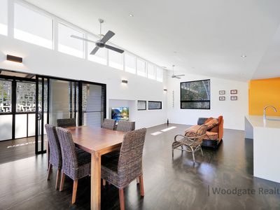 6 WHALE COURT, Woodgate