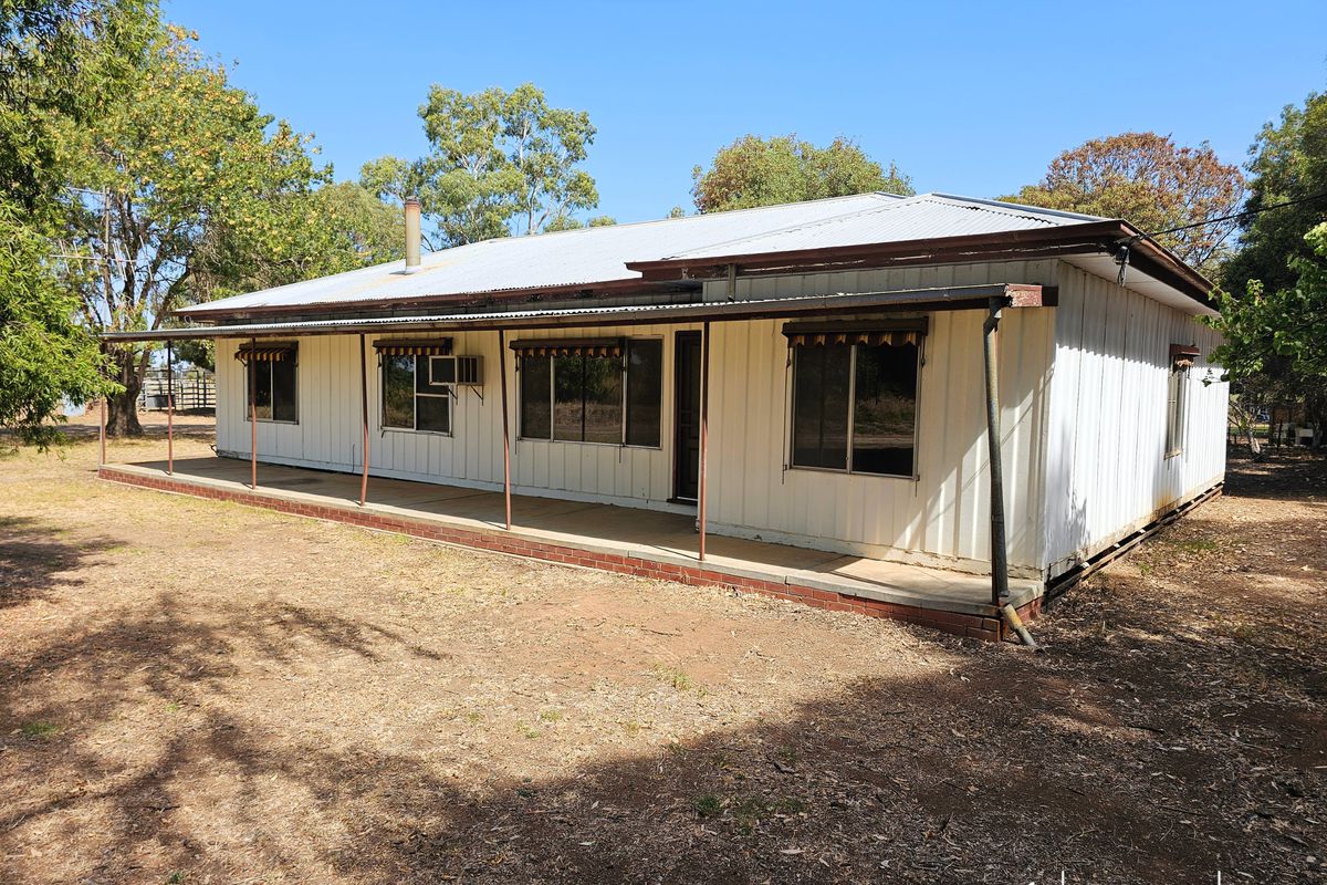 403 Hill Road, Stanhope