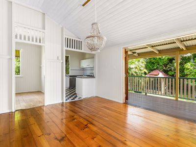 14 Erskine Avenue, Kedron