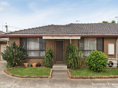 2/93 Millers Road, Altona North