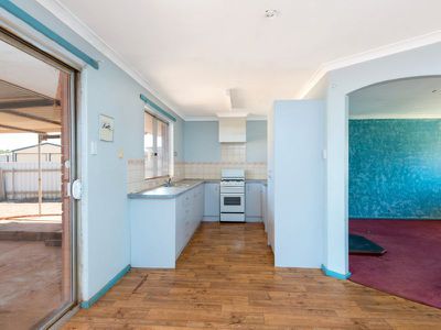 4 Phoenix Place, South Kalgoorlie