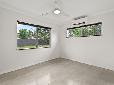 9 CONLAN CLOSE, Manoora