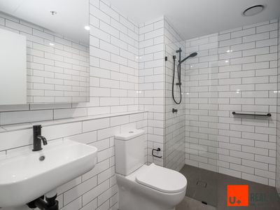 711 / 90 Swain St, Gungahlin