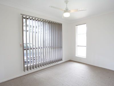 43 Passerine Drive, Rochedale South