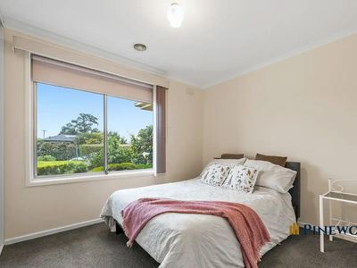 12 Savannah Crescent, Epping