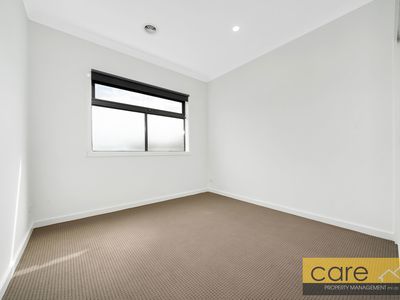 2 / 44 Beckington Crescent, Hampton Park