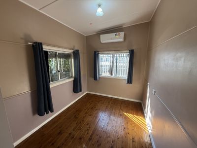 12 Howard Street, Parkes