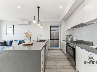 71 Picnic Avenue, Clyde North