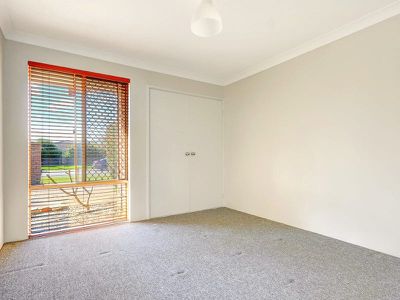 2 / 9 Merope Close, Rockingham