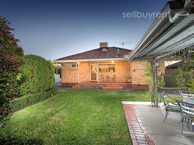 2 WOODLAND STREET, Wodonga