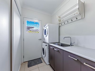 24 Endeavour Cct, Cannonvale