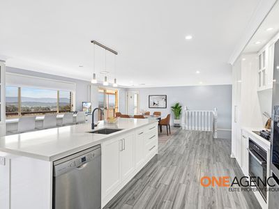 6 BARWON PLACE, Albion Park