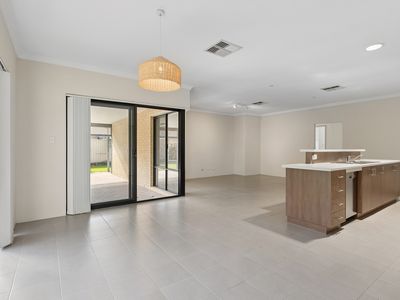 33 Januk Turn, South Guildford