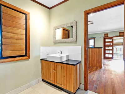 10-12 Main St, Montville