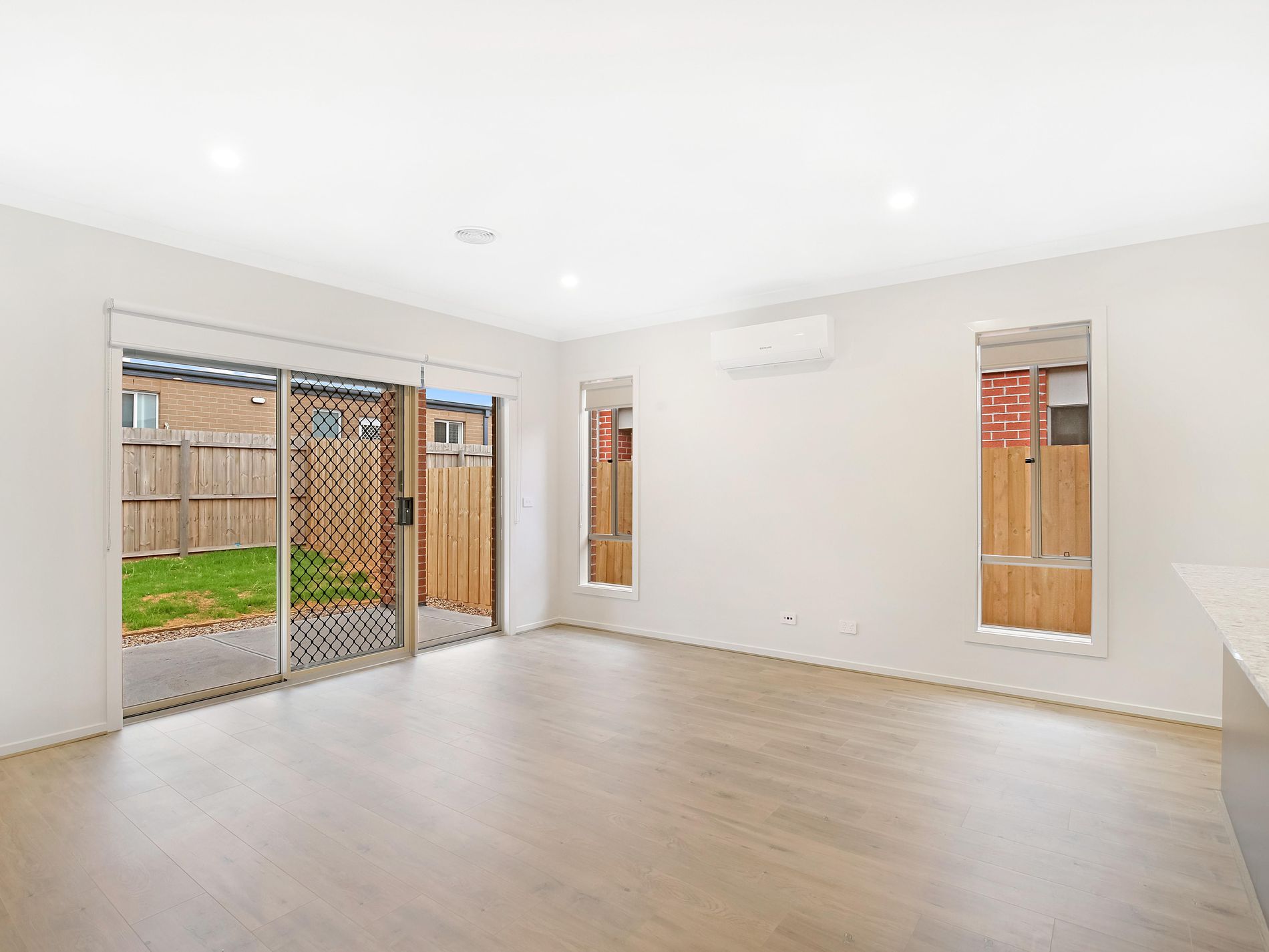 18 Marriott Blvd, Weir Views